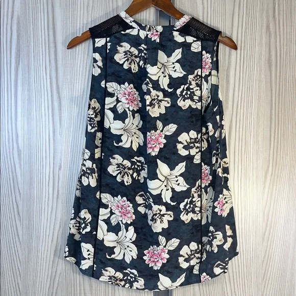 NWT Elizabeth and James Silk Sleeveless Blouse Top ~ in Lily Erwan Floral Print